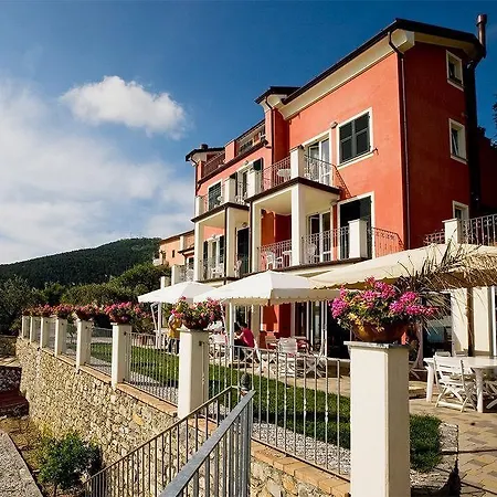 Отель Le Ville Relais 3*