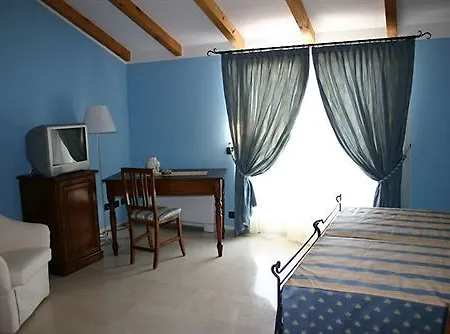 Отель Le Ville Relais 3*