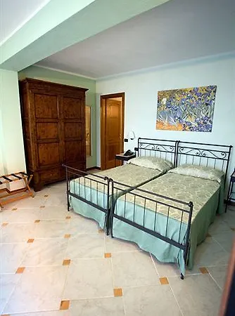 Отель Le Ville Relais 3*