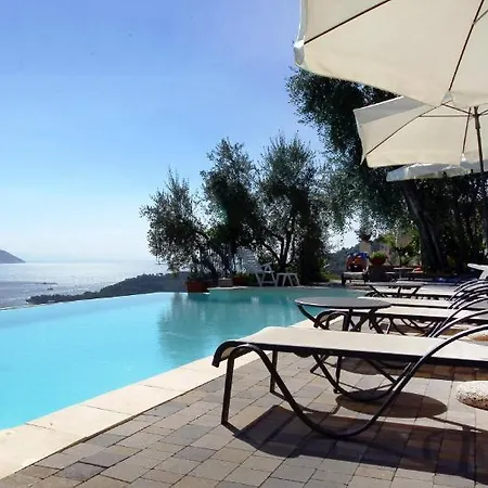 Le Ville Relais Hotel 3*