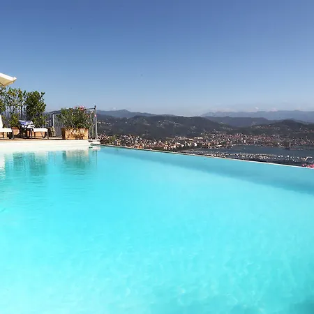 Le Ville Relais Hotel 3*