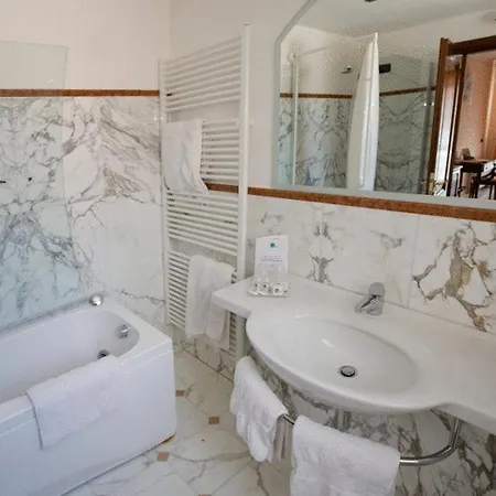Otel Le Relais 3*